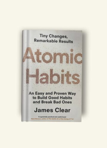 Couverture du livre Un rien peut tout changer et annotations : "Facile à lire", "Transformez vos habitudes" et "Bestseller".