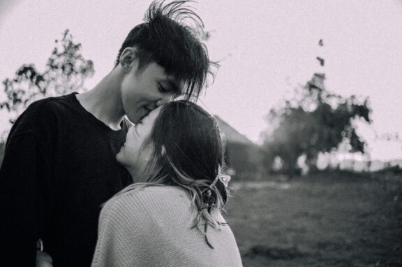 Style d’attachement : Es-tu anxieux, évitant ou sécure en amour ?